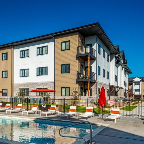 Resort-Style Swimming Pool & Spa Outdoor pool